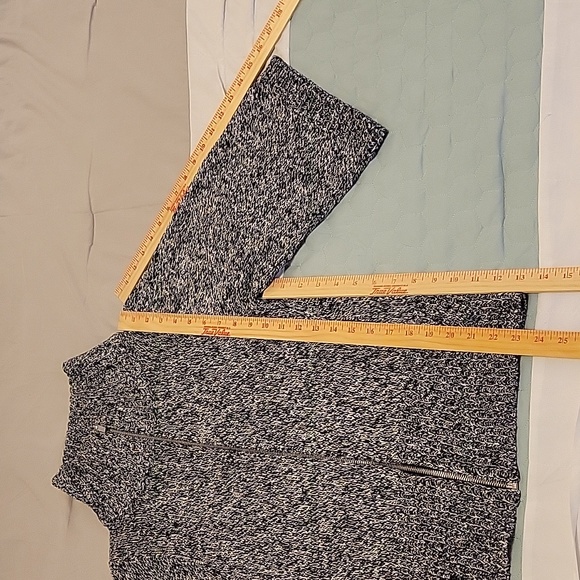 JONES NEW YORK SIGNATURE Size Small Gray Back & White Knit Zippered Sweater - Picture 2 of 16